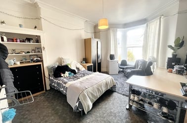 St Lawrence Road, North Hill, Plymouth - Image 3